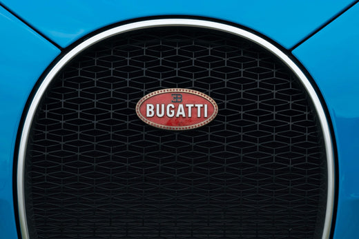 Bugatti x SWISSVAX Car Care Collection: Perfection dans les Soins et la Performance